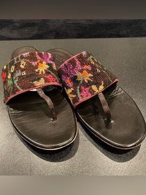 Gucci Beaded Thong Sandals Floral Pattern Women’s Size 9B